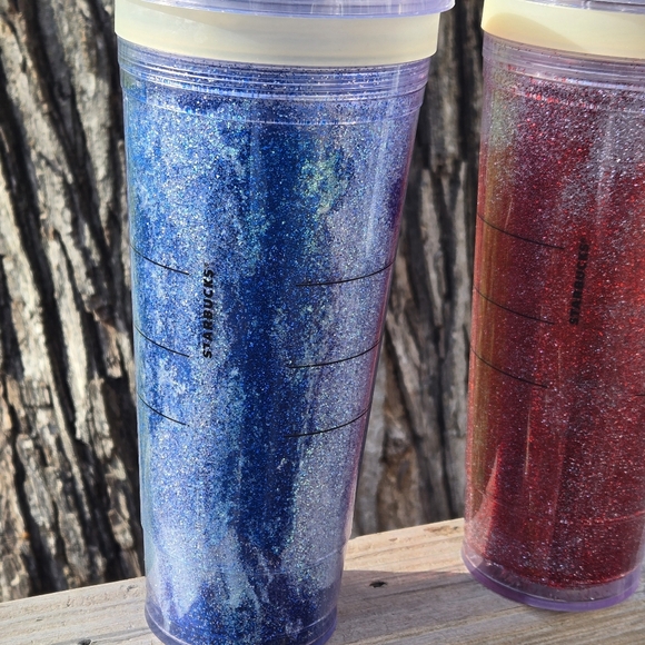 Set Of 2 Starbucks Glitter Tumblers Blue And Red 24 Oz Cold Cup No Straws - Picture 7 of 9